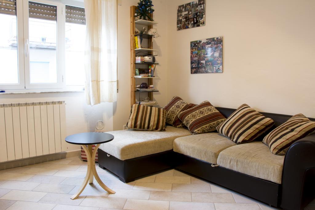 Mare Apartment Follonica Szoba fotó